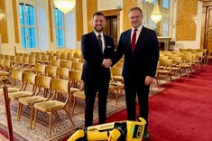 Od lewej: prof. PRz P. leń i wicemarszałek dr inż.  K. Ożóg.