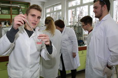 [FOTO, VIDEO] Tysiąc uczniów na seminarium chemicznym w Politechnice Rzeszowskiej